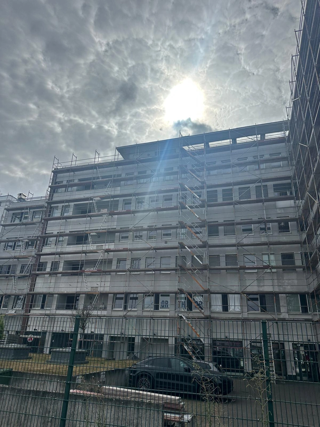 Raef Bau – Innenbau, Fliesenlegen, Trockenbau, Vermietung von Baugeräten – Sanierung Altbau