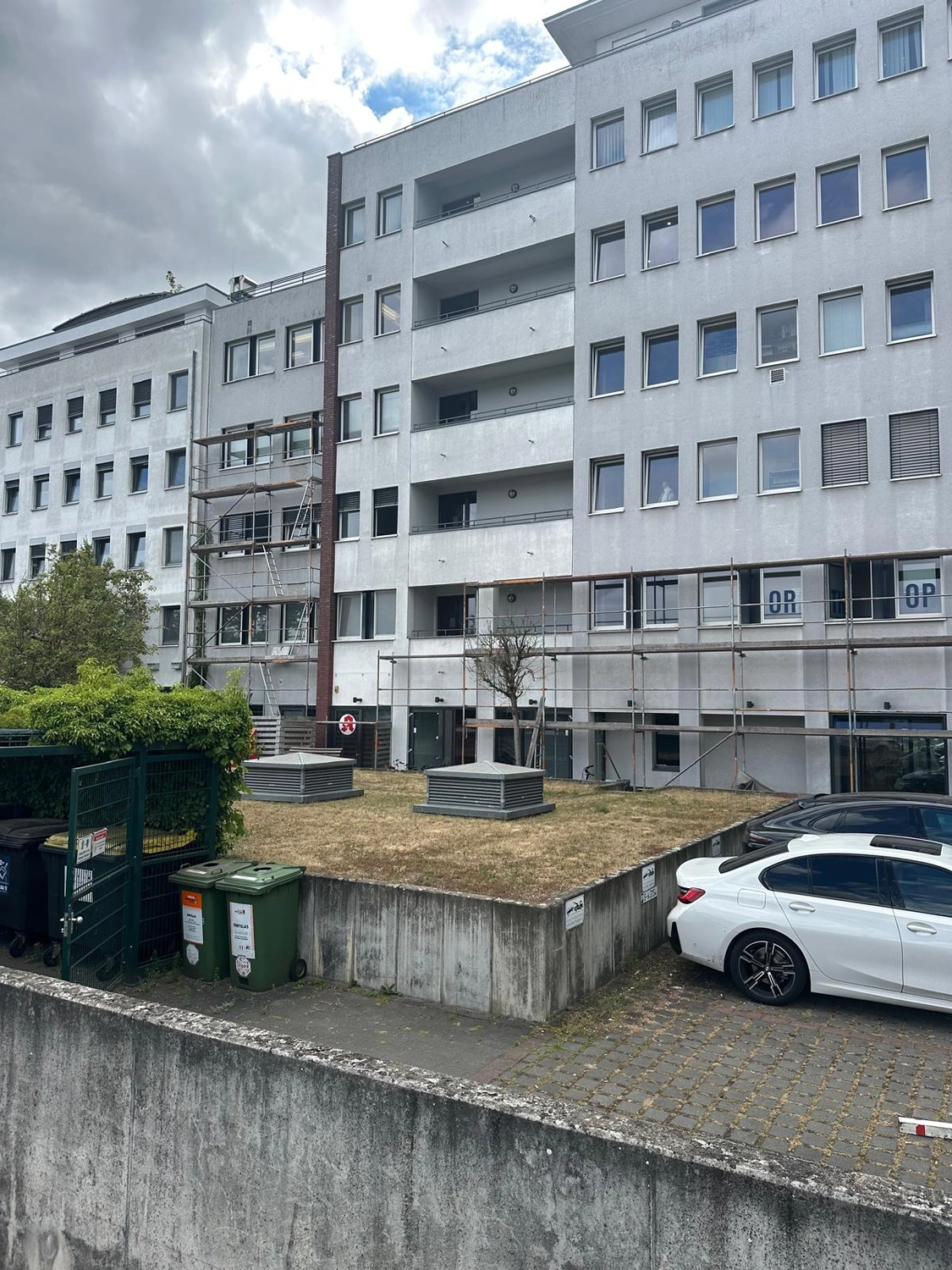 Raef Bau – Innenbau, Fliesenlegen, Trockenbau, Vermietung von Baugeräten – Sanierung Altbau