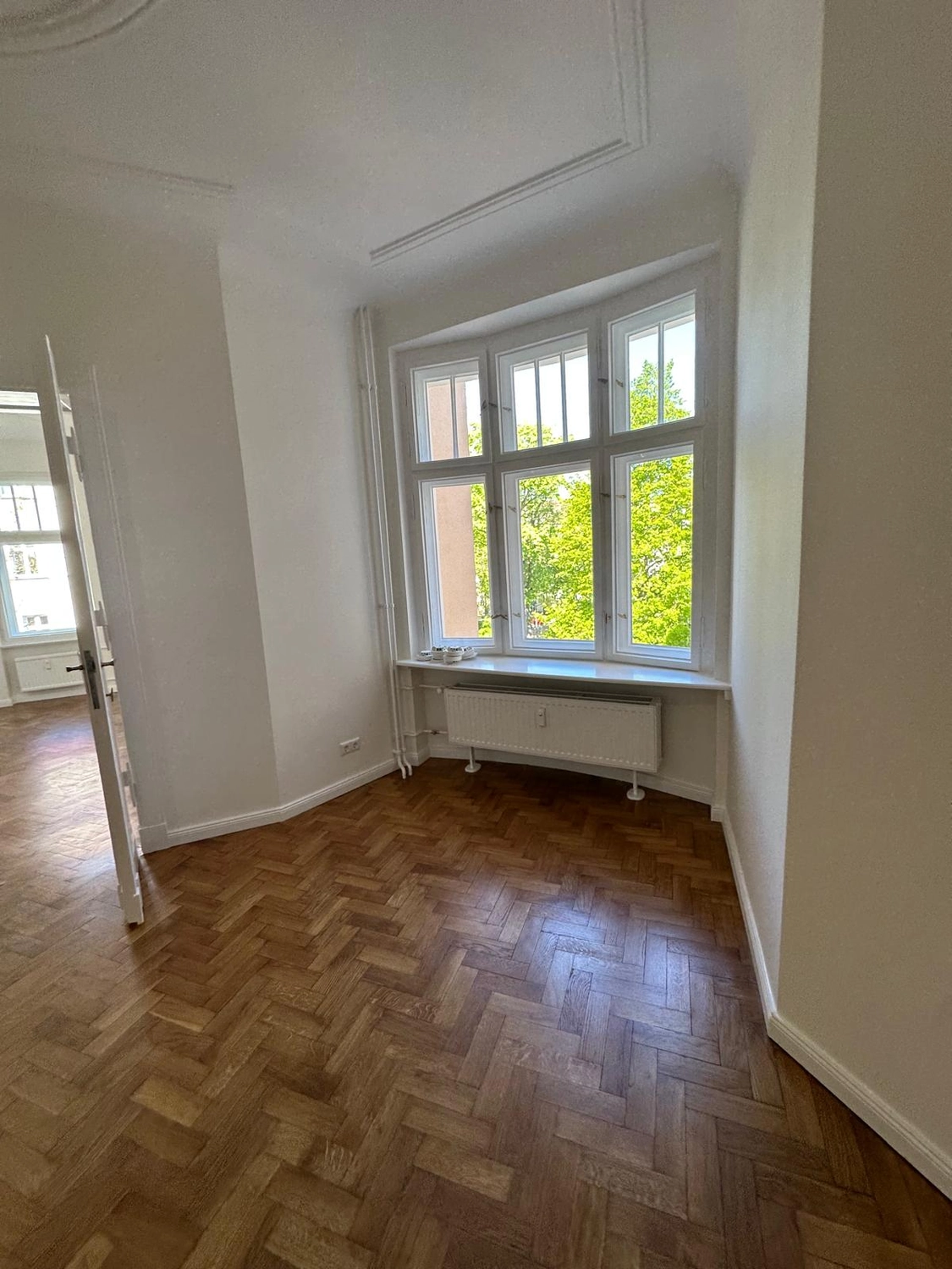 Raef Bau – Innenbau, Fliesenlegen, Trockenbau, Vermietung von Baugeräten – Bodenbelag