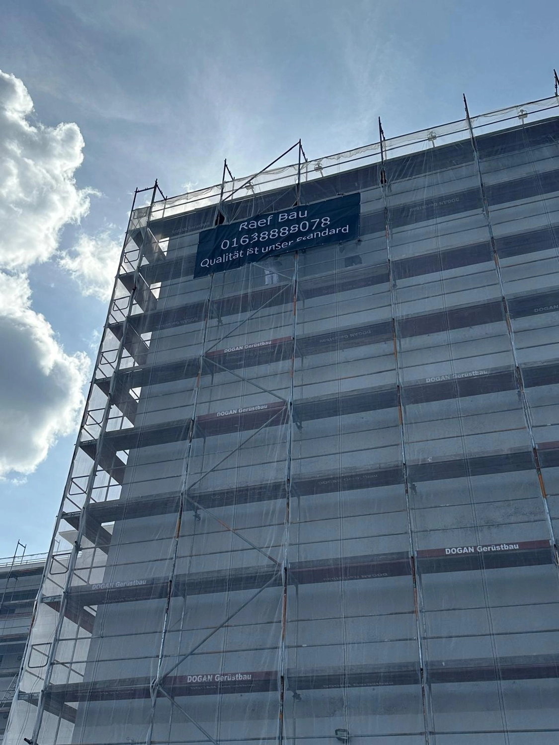 Raef Bau – Innenbau, Fliesenlegen, Trockenbau, Vermietung von Baugeräten – Sanierung Altbau