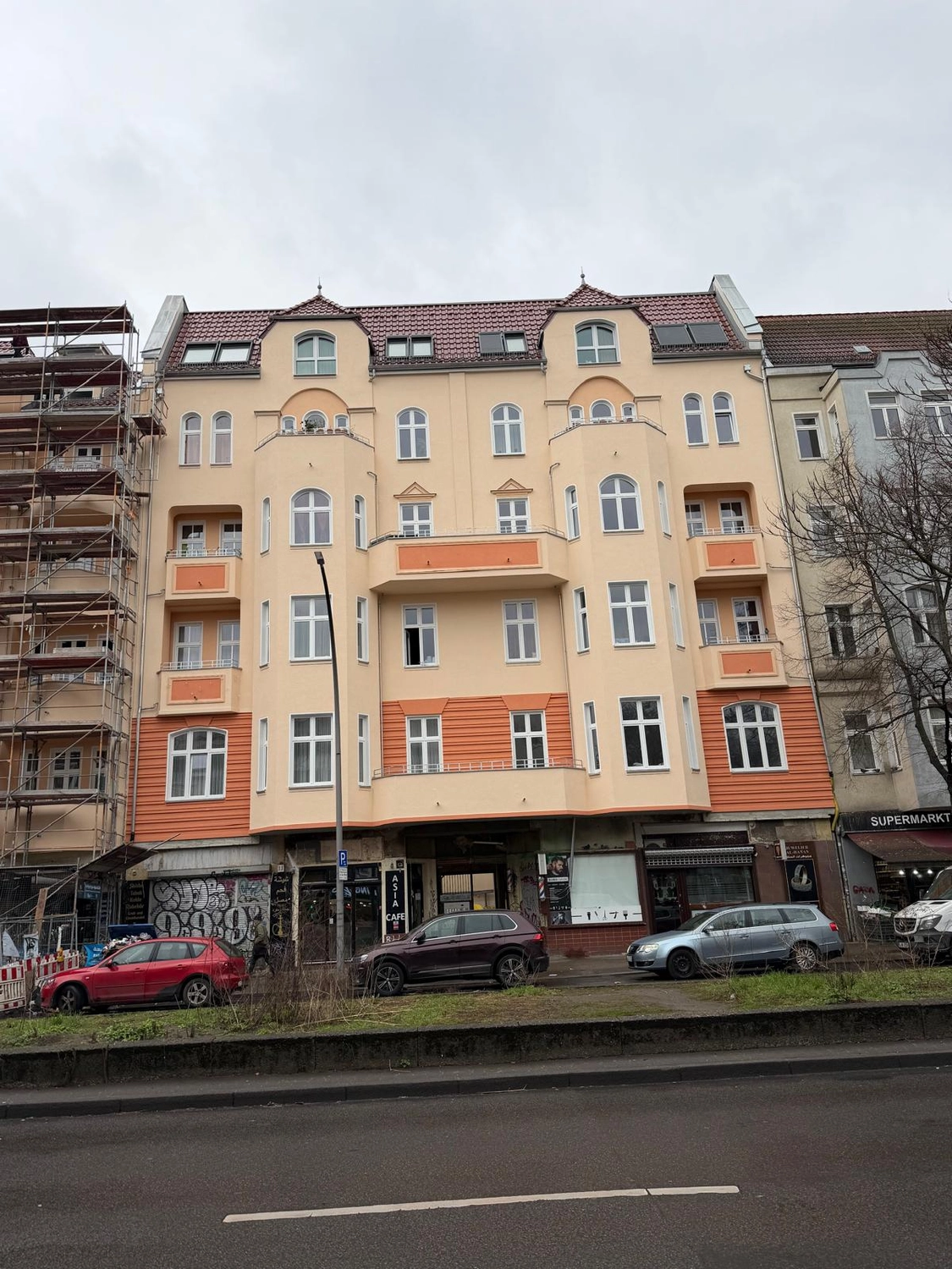 Raef Bau – Innenbau, Fliesenlegen, Trockenbau, Vermietung von Baugeräten – Wohnung