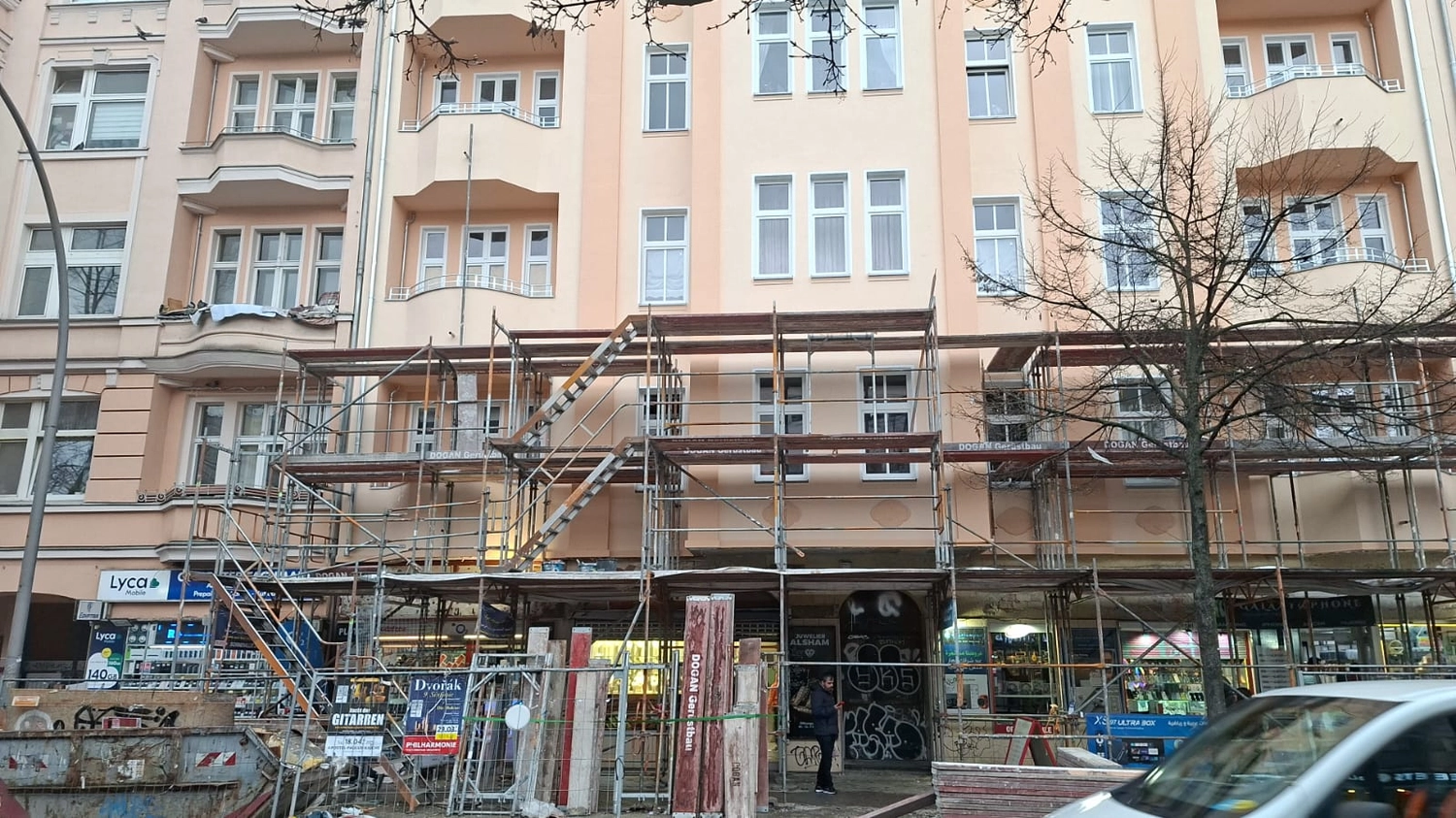 Raef Bau – Innenbau, Fliesenlegen, Trockenbau, Vermietung von Baugeräten – Wohnung