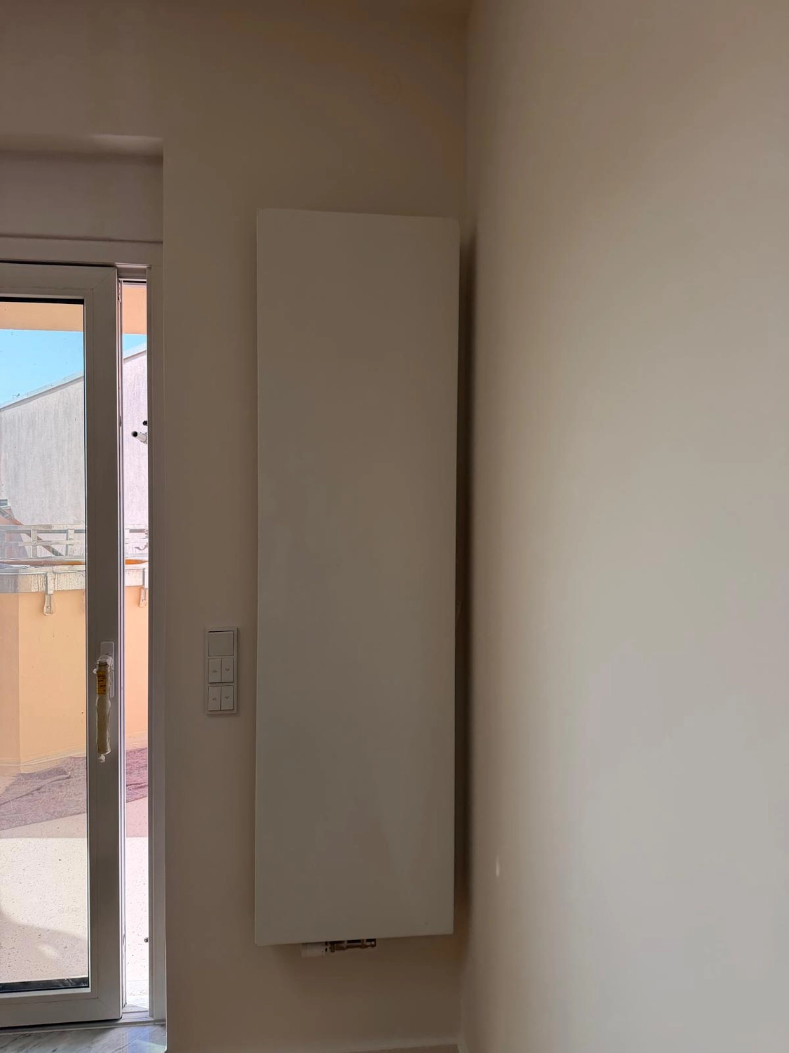 Raef Bau – Innenbau, Fliesenlegen, Trockenbau, Vermietung von Baugeräten – Bodenbelag