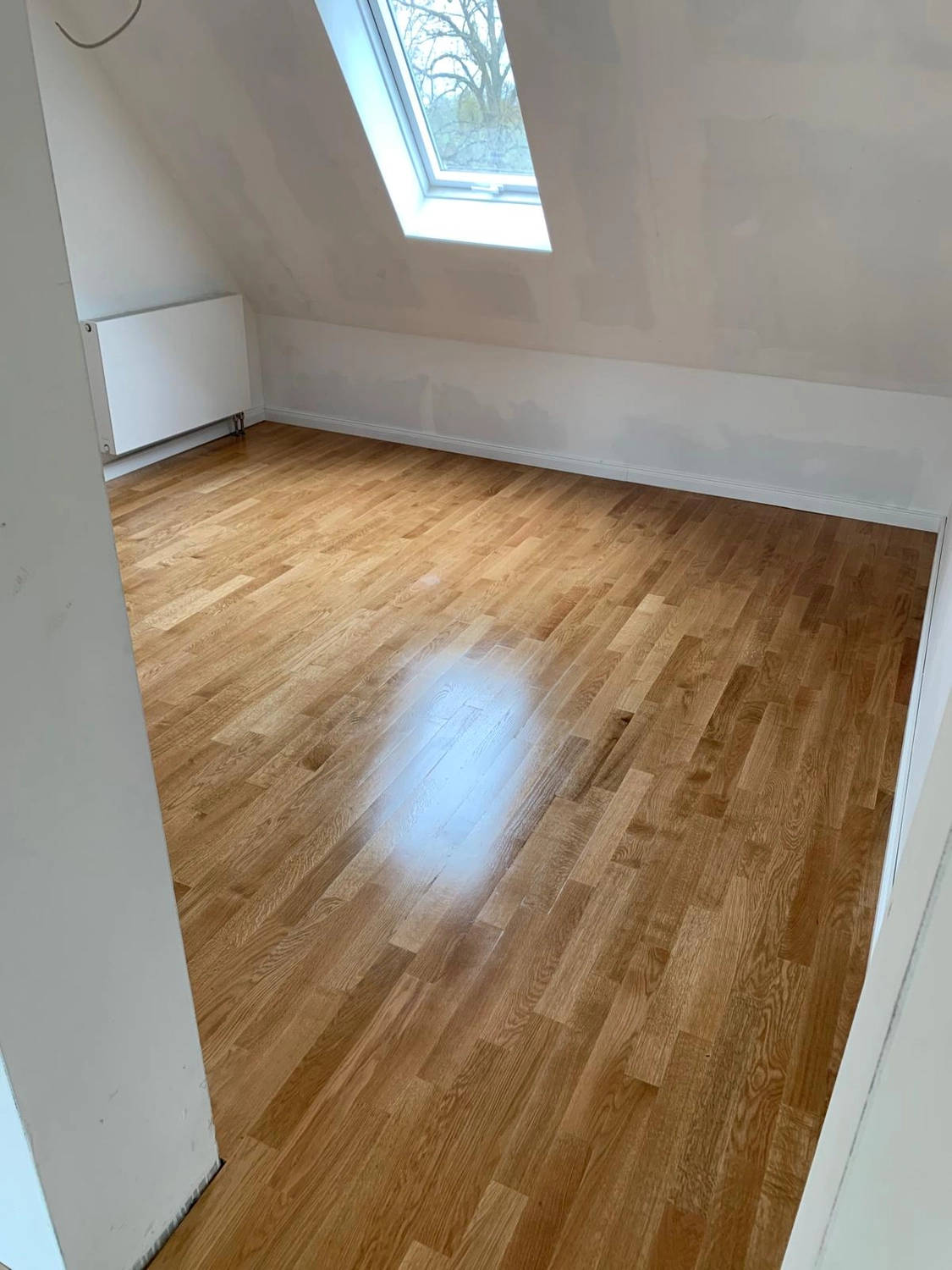 Raef Bau – Innenbau, Fliesenlegen, Trockenbau, Vermietung von Baugeräten – Bodenbelag