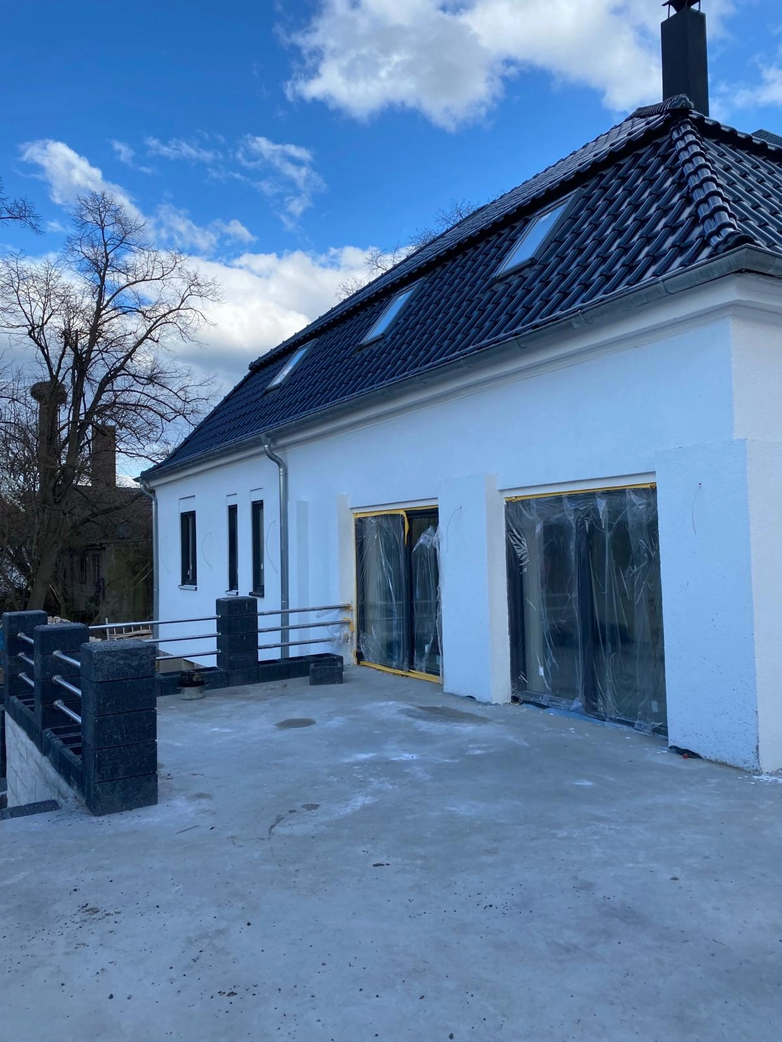 Raef Bau – Innenbau, Fliesenlegen, Trockenbau, Vermietung von Baugeräten – Renovierung