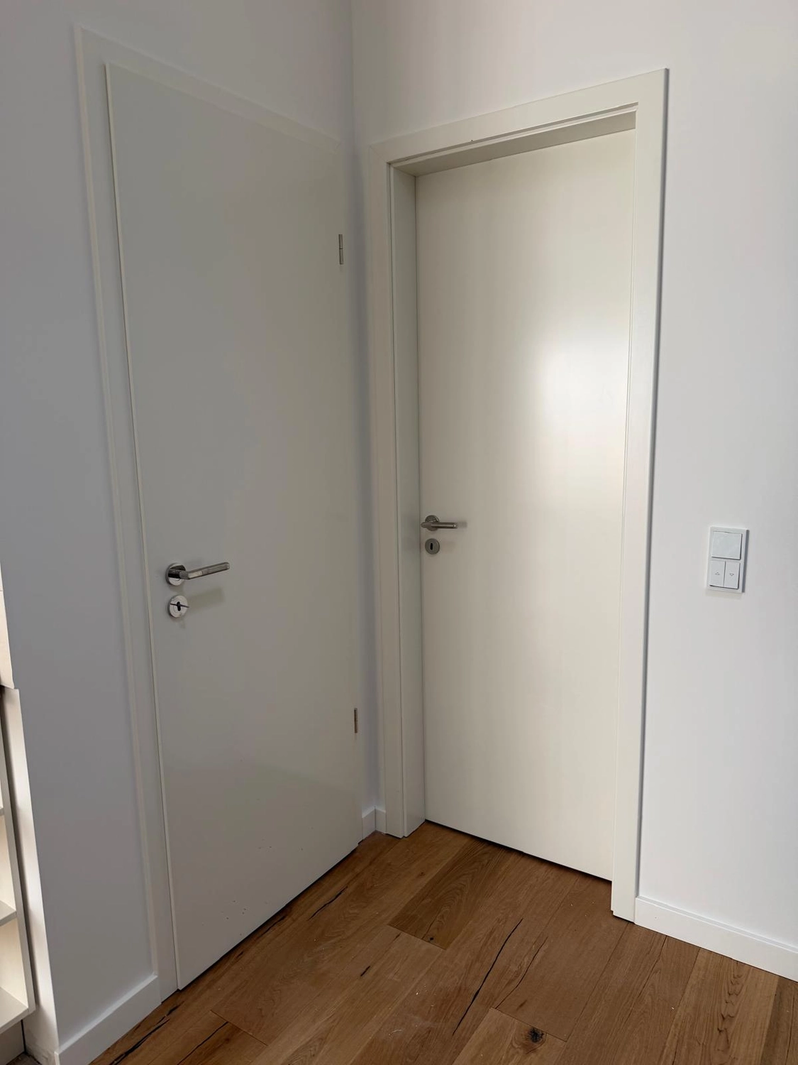 Raef Bau – Innenbau, Fliesenlegen, Trockenbau, Vermietung von Baugeräten – Bodenbelag