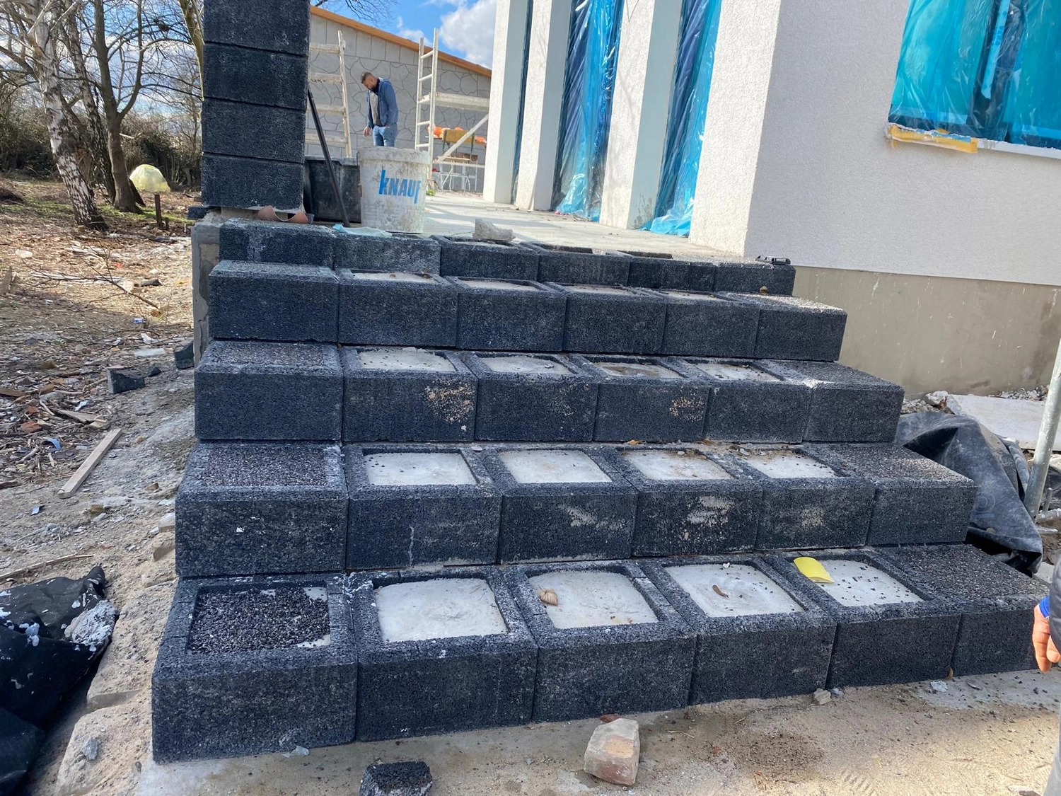 Raef Bau – Innenbau, Fliesenlegen, Trockenbau, Vermietung von Baugeräten – Renovierung