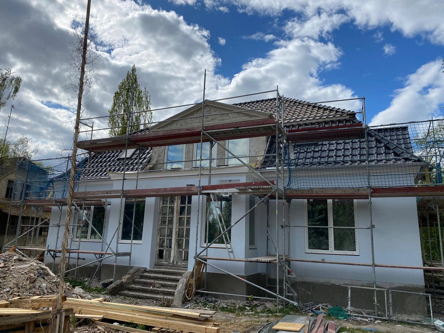 Raef Bau – Innenbau, Fliesenlegen, Trockenbau, Vermietung von Baugeräten – Renovierung