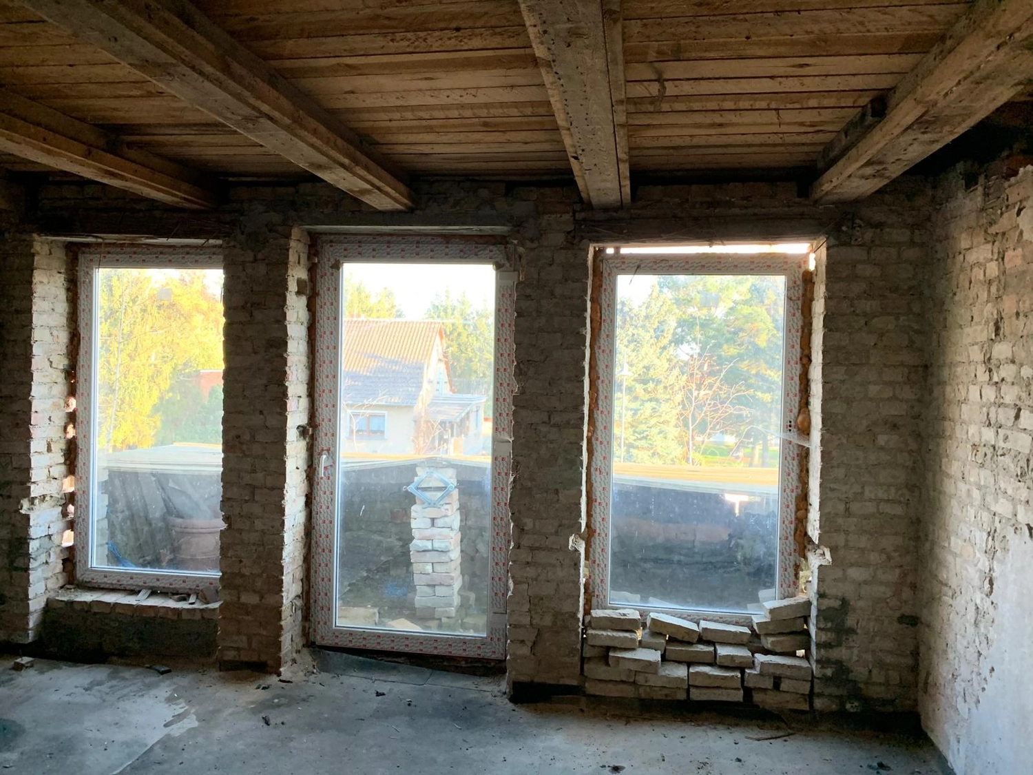 Raef Bau – Innenbau, Fliesenlegen, Trockenbau, Vermietung von Baugeräten – Renovierung