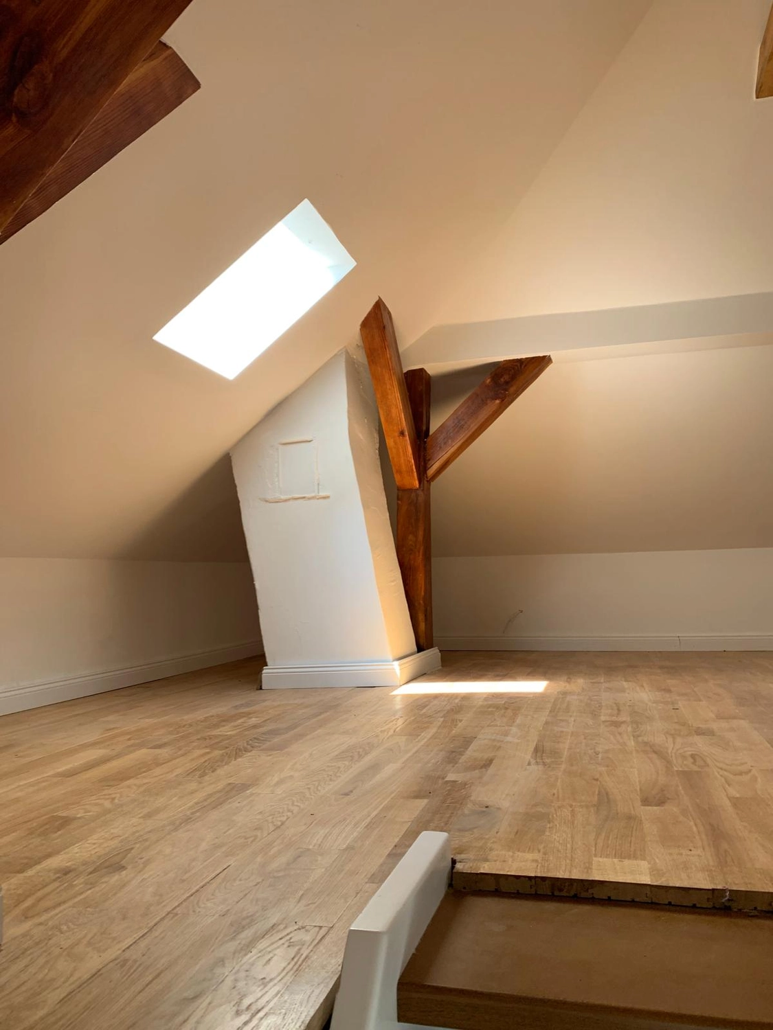 Raef Bau – Innenbau, Fliesenlegen, Trockenbau, Vermietung von Baugeräten – Renovierung