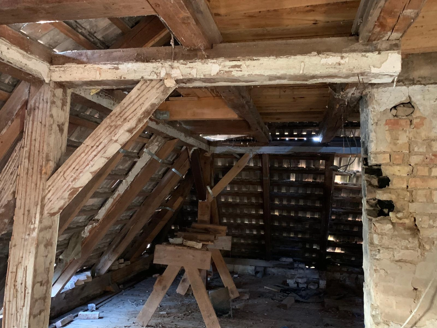 Raef Bau – Innenbau, Fliesenlegen, Trockenbau, Vermietung von Baugeräten – Renovierung