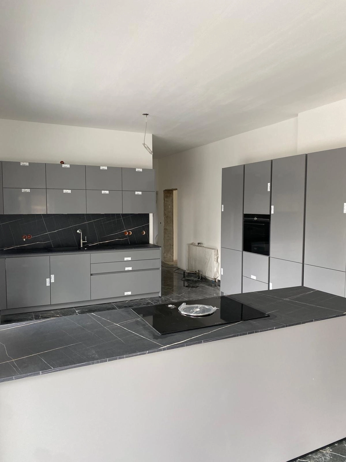 Raef Bau – Innenbau, Fliesenlegen, Trockenbau, Vermietung von Baugeräten – Renovierung