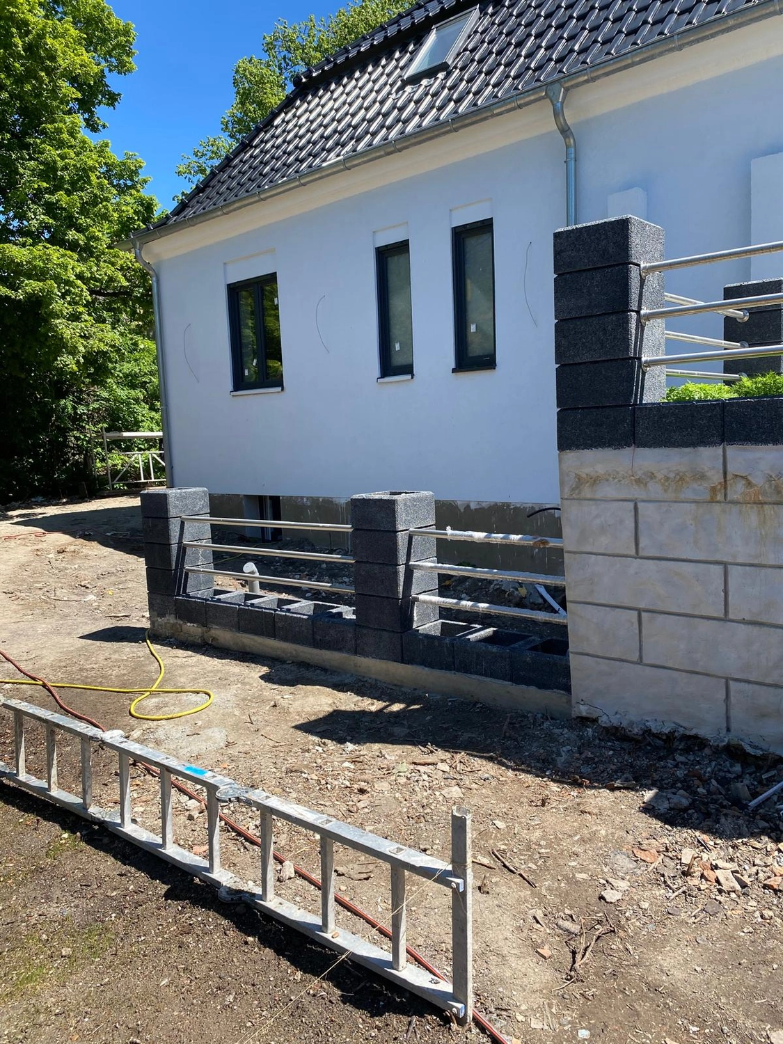 Raef Bau – Innenbau, Fliesenlegen, Trockenbau, Vermietung von Baugeräten – Renovierung