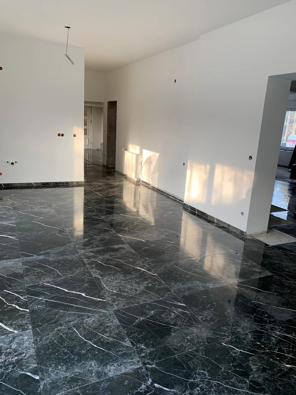 Raef Bau – Innenbau, Fliesenlegen, Trockenbau, Vermietung von Baugeräten – Renovierung